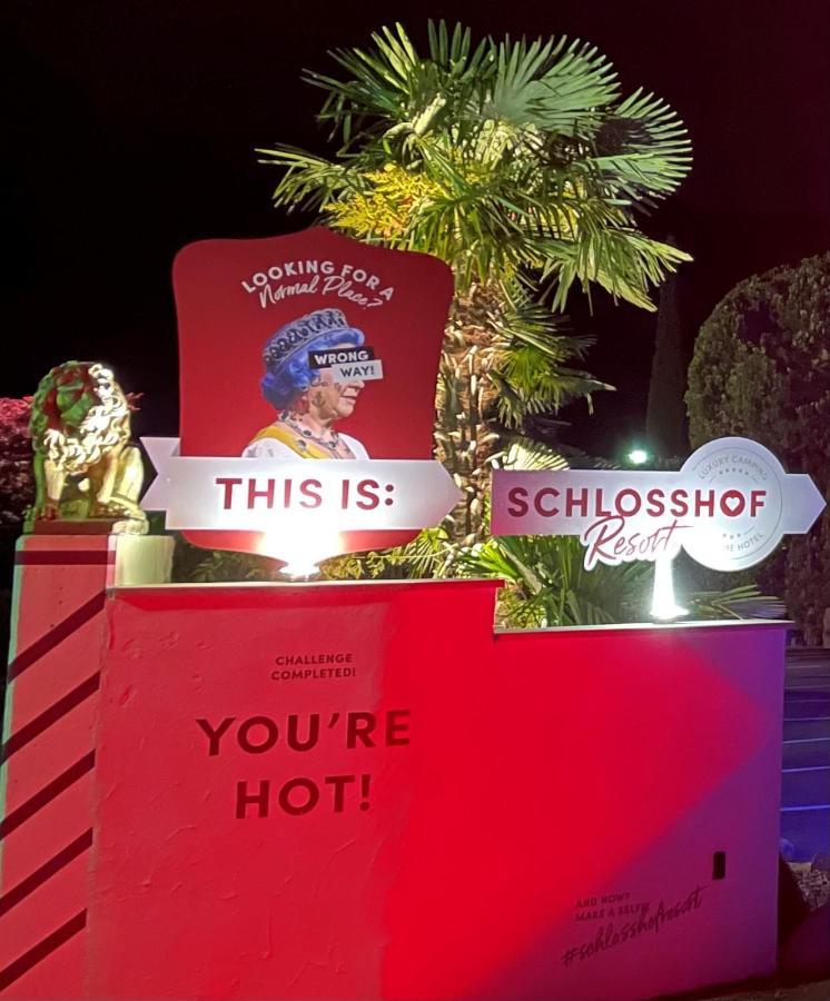 Schlosshof Charme Resort - Hotel & Camping ラナ エクステリア 写真