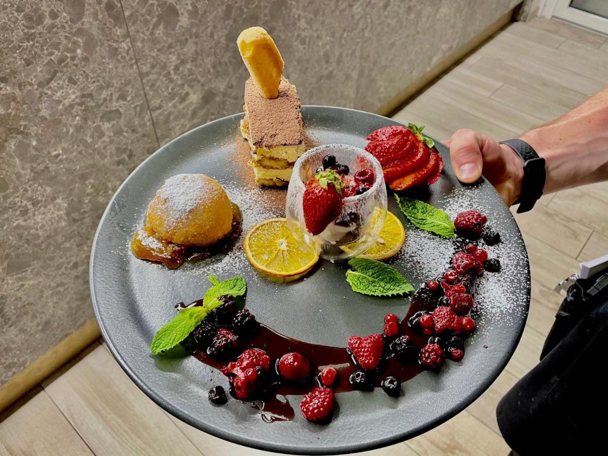 Schlosshof Charme Resort - Hotel & Camping ラナ エクステリア 写真