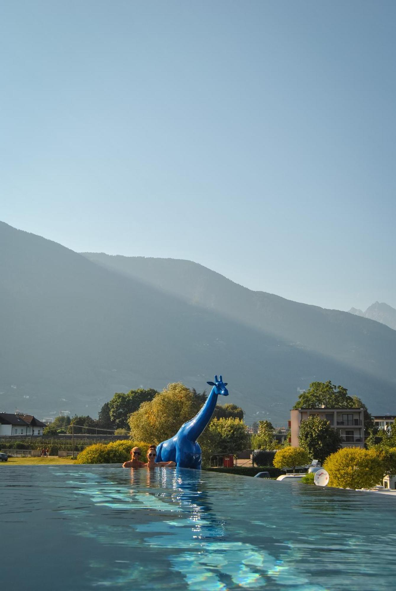 Schlosshof Charme Resort - Hotel & Camping ラナ エクステリア 写真