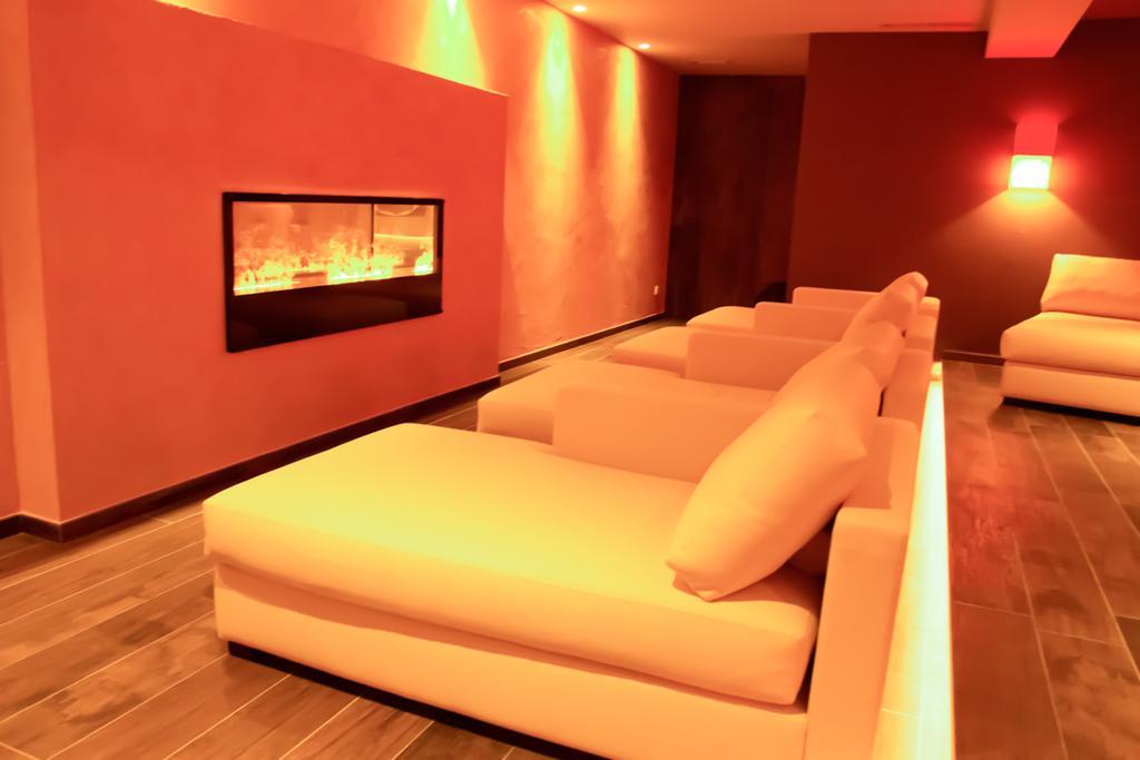 Schlosshof Charme Resort - Hotel & Camping ラナ エクステリア 写真