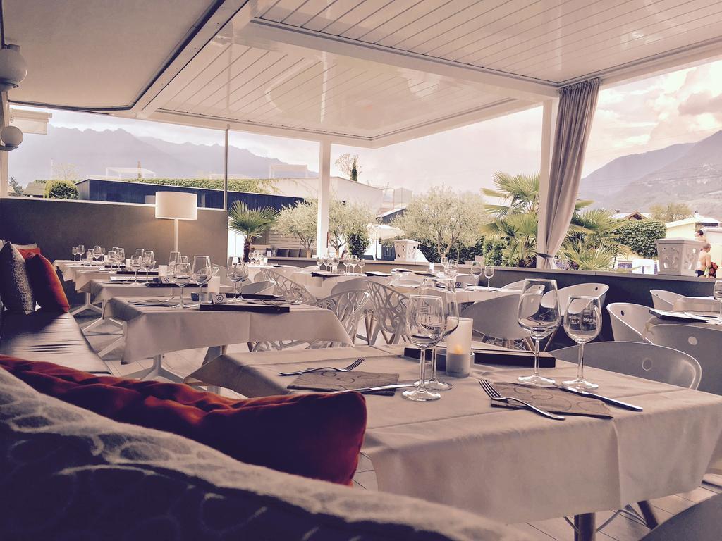 Schlosshof Charme Resort - Hotel & Camping ラナ エクステリア 写真