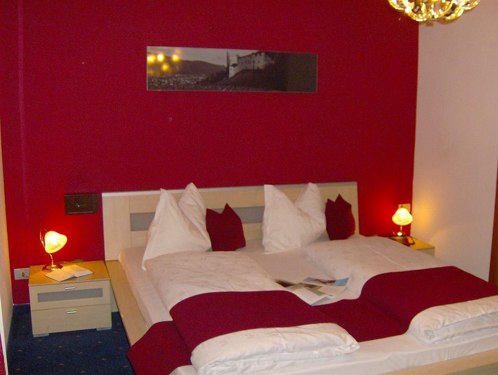 Schlosshof Charme Resort - Hotel & Camping ラナ エクステリア 写真