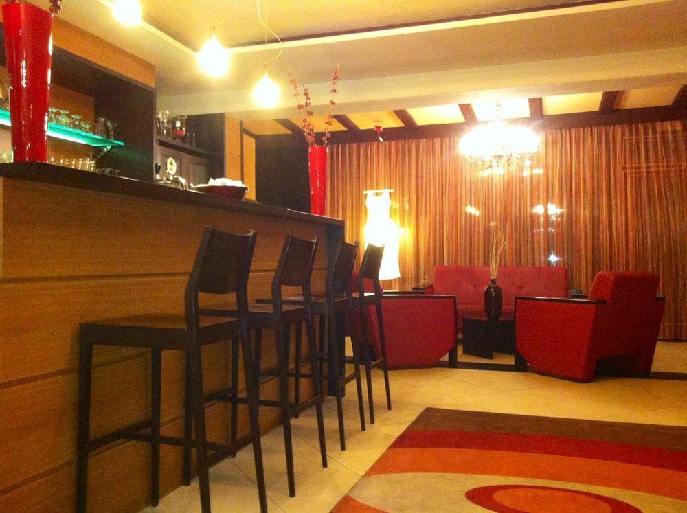 Schlosshof Charme Resort - Hotel & Camping ラナ エクステリア 写真