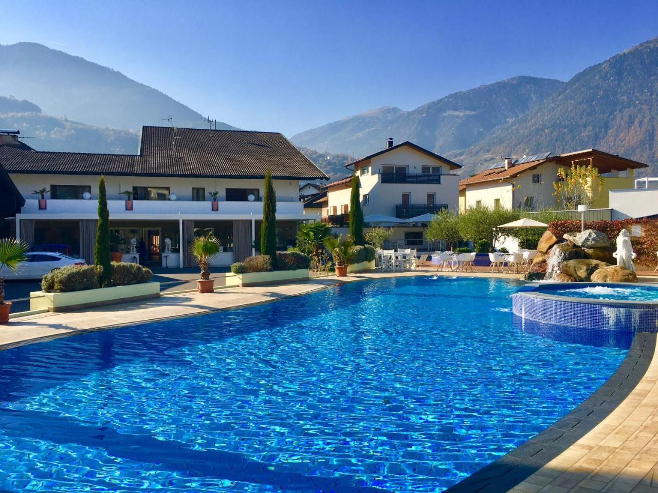 Schlosshof Charme Resort - Hotel & Camping ラナ エクステリア 写真